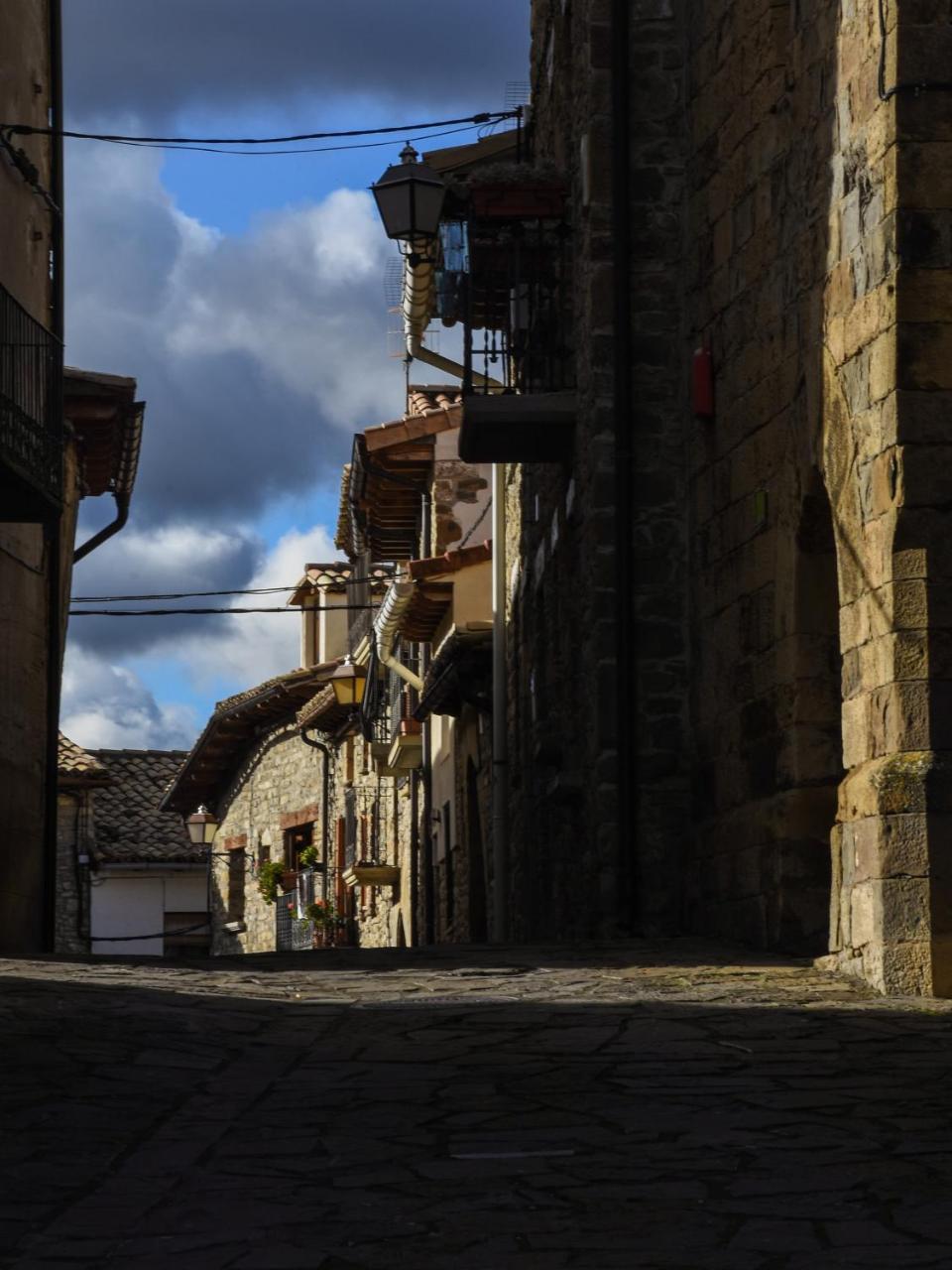Albergue Restaurante De Artieda Экстерьер фото