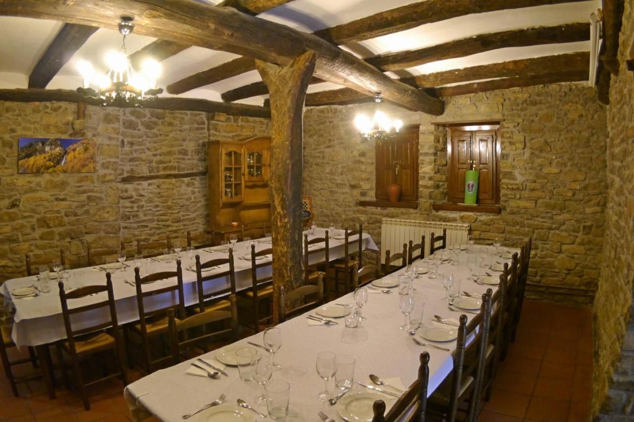 Albergue Restaurante De Artieda Экстерьер фото