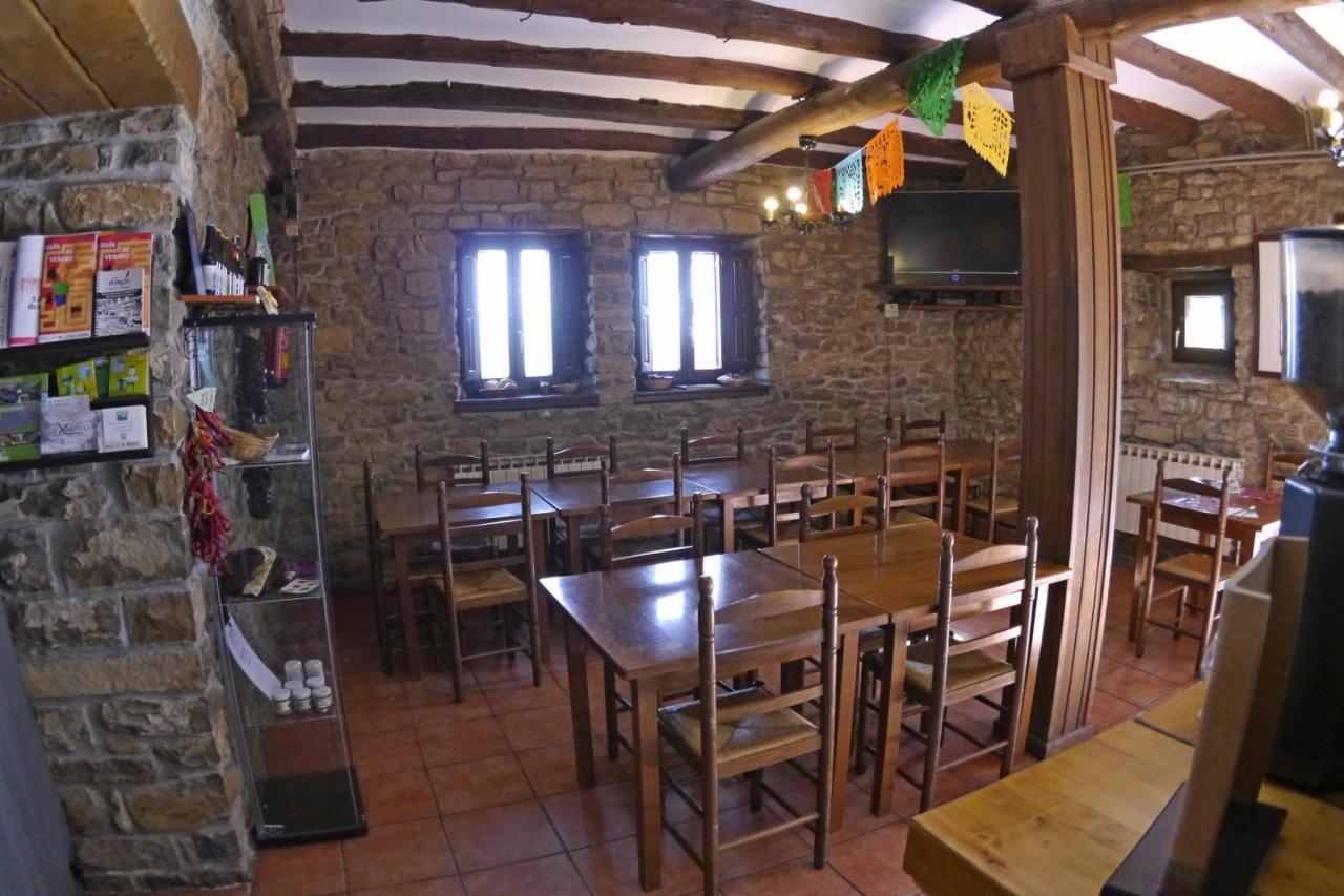 Albergue Restaurante De Artieda Экстерьер фото