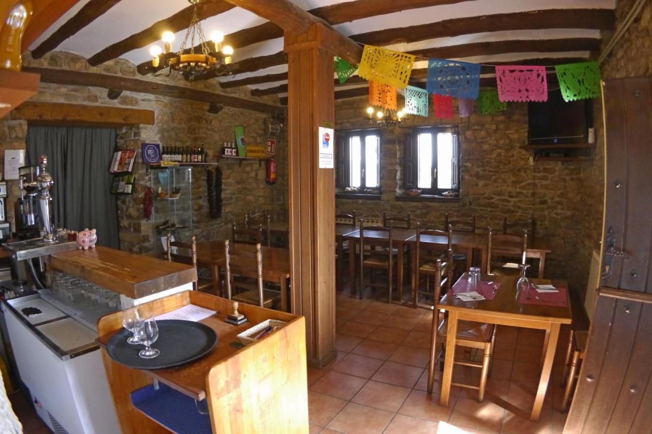 Albergue Restaurante De Artieda Экстерьер фото