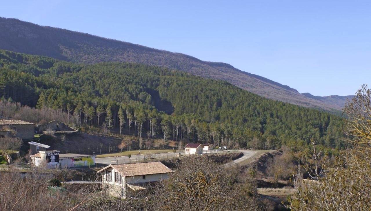 Albergue Restaurante De Artieda Экстерьер фото